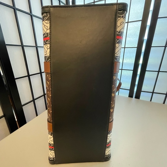 Burberry Large Monogram Stripe E-Canvas Tote Bag - Picture 4 of 12